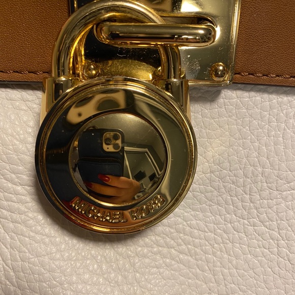 Michael Kors purse. - Picture 9 of 10